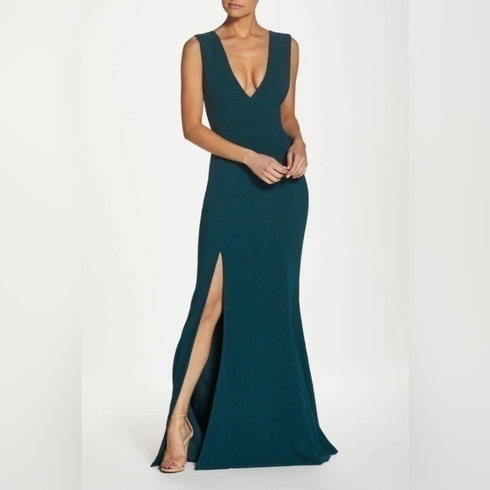 DRESS THE POPULATION Sandra Green slit gown PROM